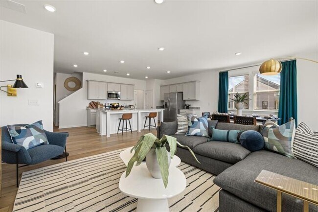 Building Photo - 2752 Lou Lou Ln