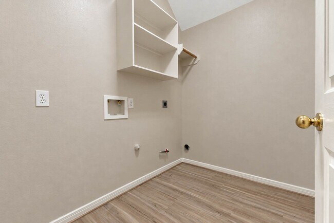 Building Photo - 3207 Hickory Knoll Dr