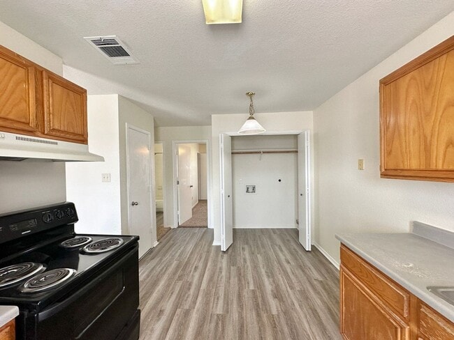 Building Photo - AVAILABLE NOW; APPLY AT OUR WEBSITE TODAY!!