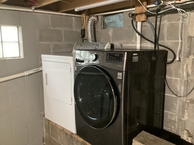 Building Photo - 7002 N Ralston Ave