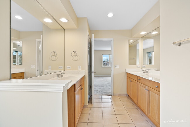 Building Photo - 2640 Chelsey St