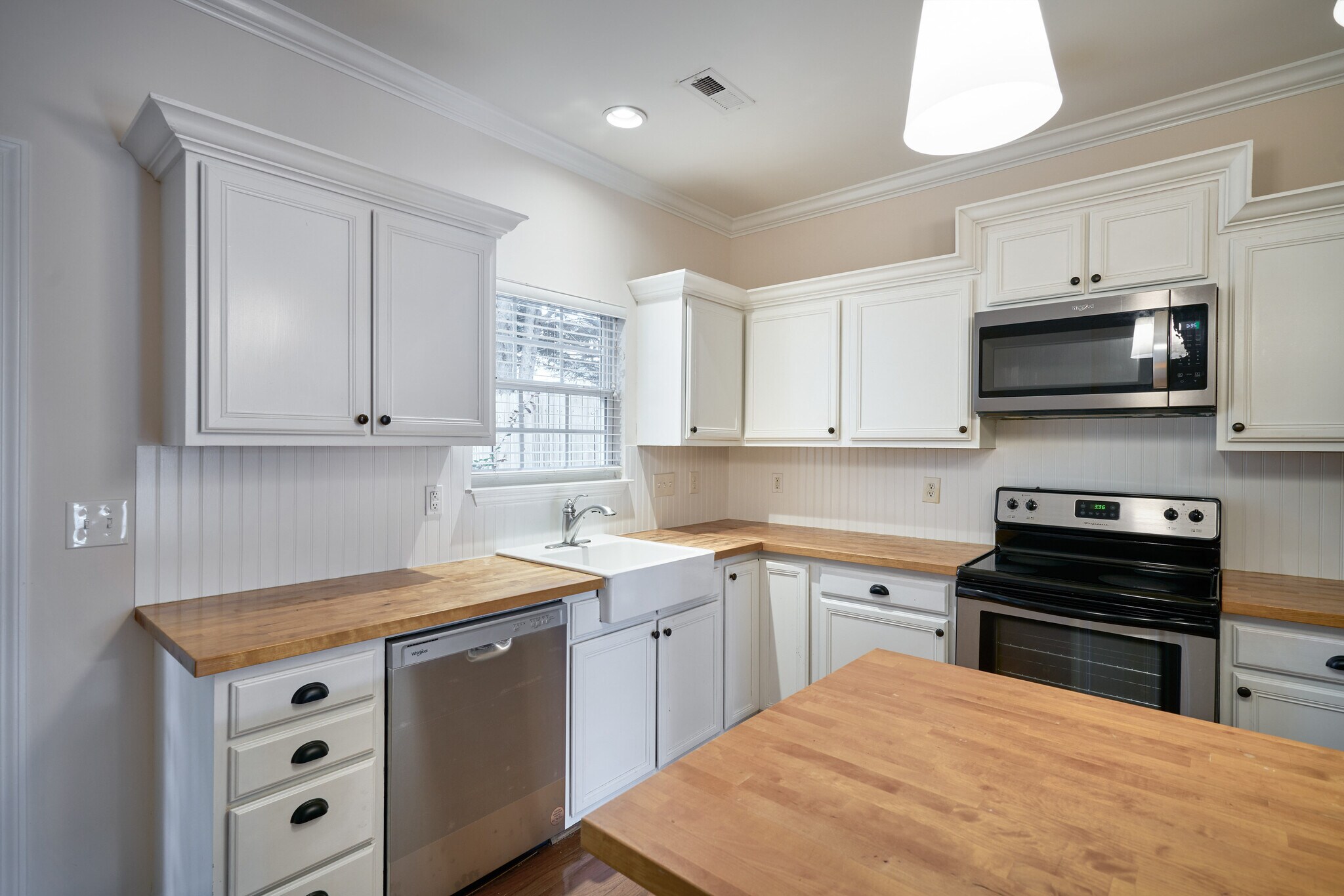 Building Photo - 420 Canewood Pl