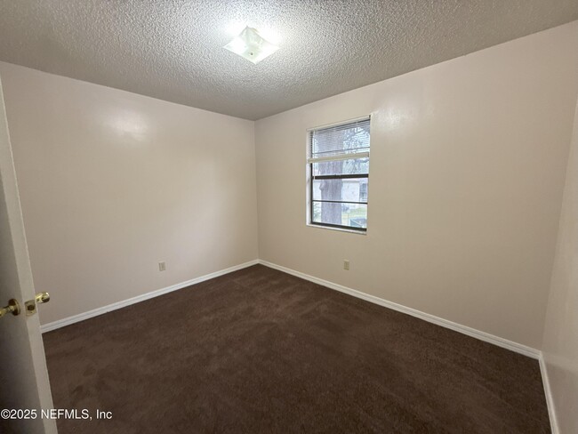 Building Photo - 456 Crabapple Ct