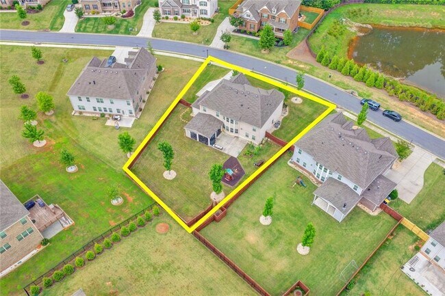 Building Photo - 6035 Ashborough Park