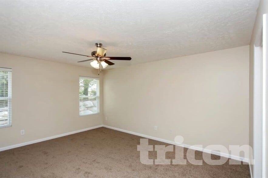 Building Photo - 612 Elderberry Way