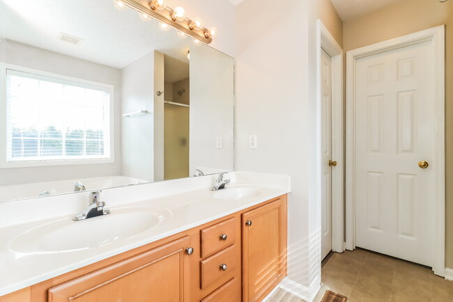 Building Photo - 106 Providence Way