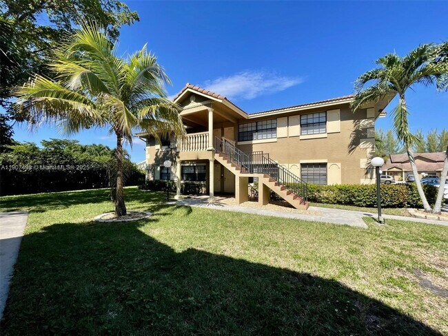 Building Photo - 2630 Riverside Dr