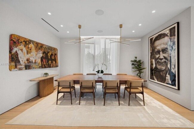 Building Photo - 424 W Rivo Alto Dr