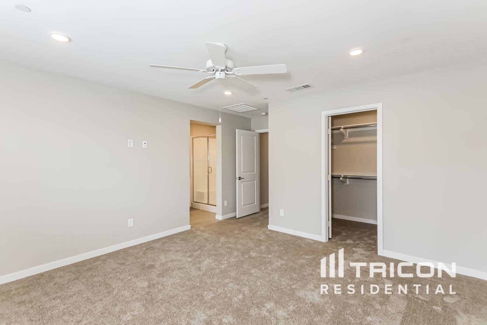 Building Photo - 31585 Dwight Dr