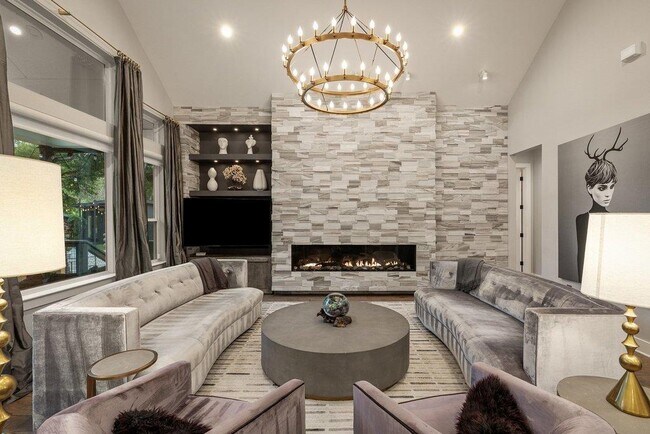 Building Photo - 3018 Sunridge Dr