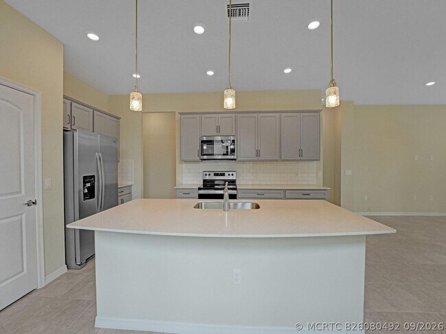 Building Photo - 4825 Chantilly Rd