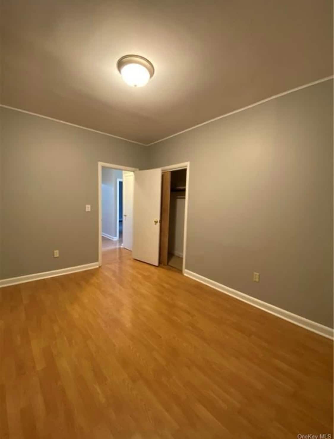 Building Photo - 253 W 256th St