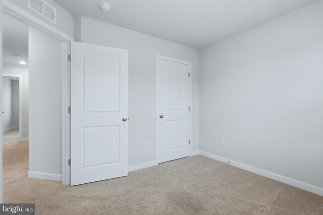 Building Photo - 369 Soft Rush Ln