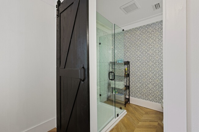 Full bath (bedroom #3) - 3224 S East Ave