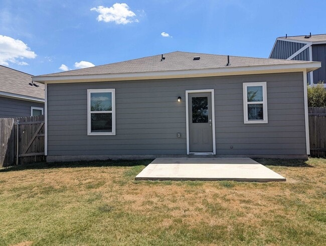 Building Photo - 6510 Routenburn St