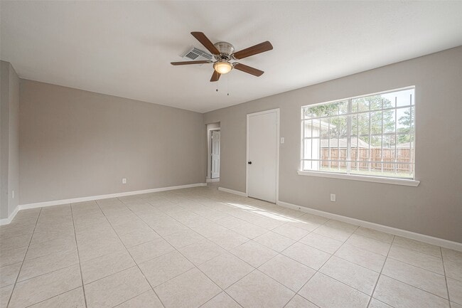 Building Photo - 8714 Valley Flag Dr