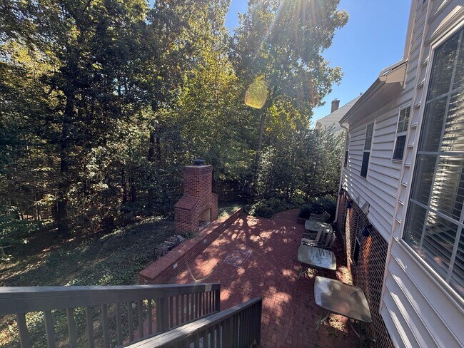 Building Photo - 935 Charter Oaks Dr