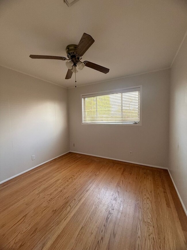 Building Photo - Spacious Home with Bonus Room And Huge Backyard in Quiet Neighborhood