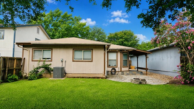 Building Photo - 13354 Greenstone