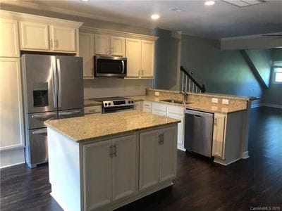 Building Photo - 2000 Euclid Ave