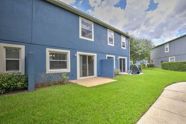 Building Photo - Beautiful 2/2.5 Townhome in the Gated Community of Waterford Villas - East Orlando is Available Now!