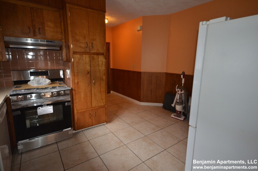 Building Photo - 20 Benton Rd