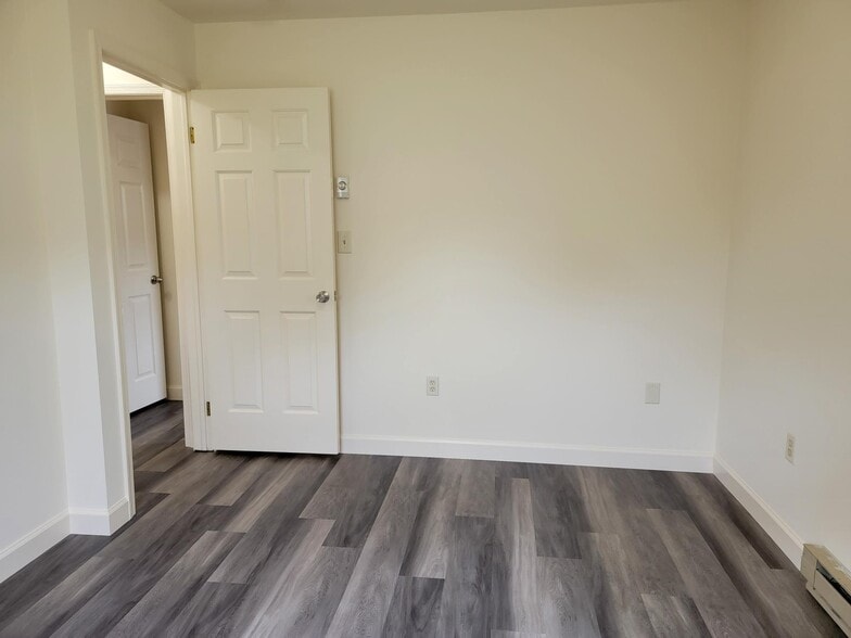 Building Photo - 137 E Walnut St