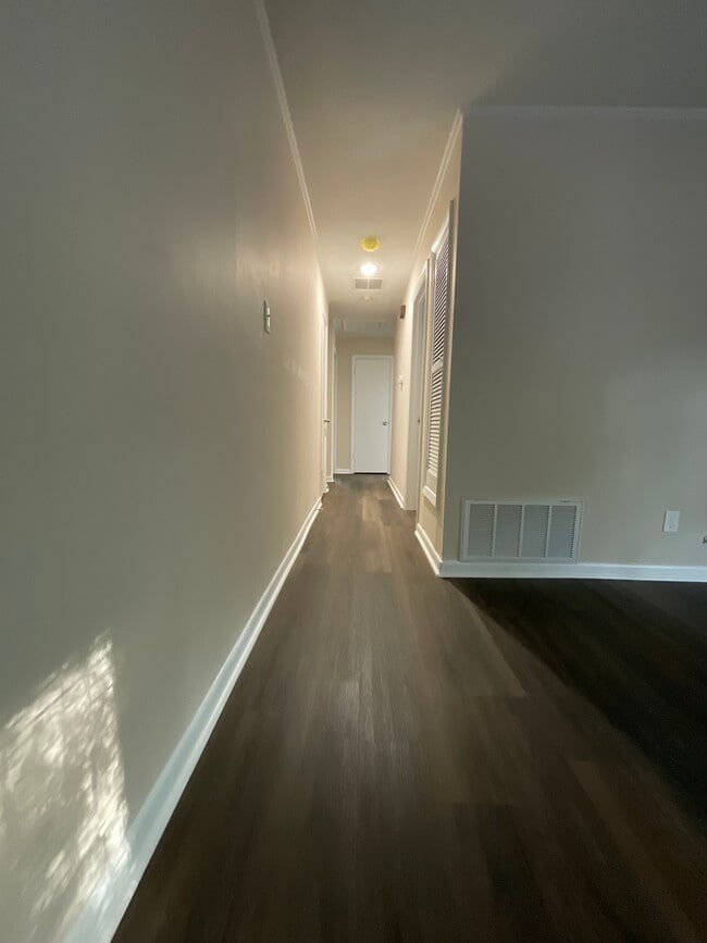 Building Photo - 1210 Dunwoody Dr