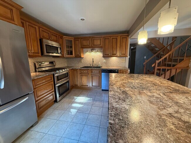 Building Photo - 2553 Hunting Ridge Trail