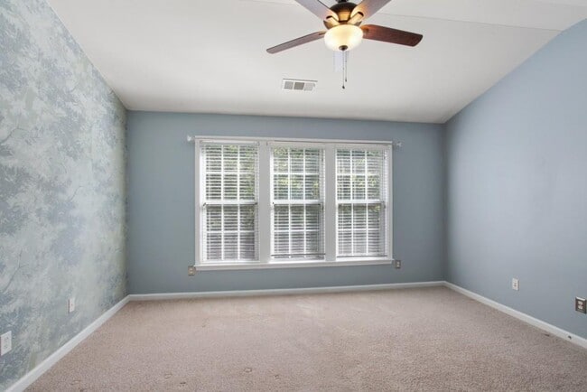 Building Photo - 3563 Views Trce