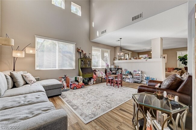 Building Photo - 10617 Austin Bluffs Way