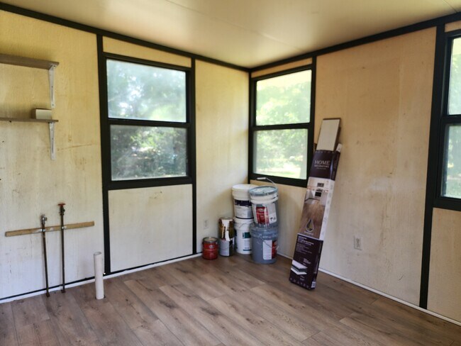 Building Photo - 4213 N Lottie Ave