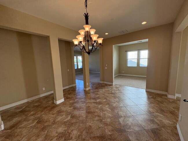 Building Photo - 15234 W Voltaire St