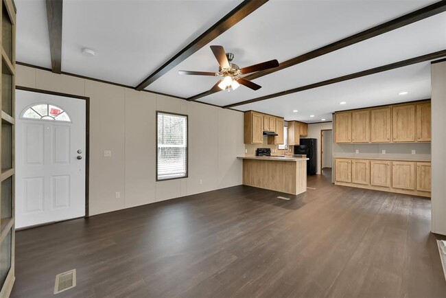 Building Photo - 20204 Sherwood Dr