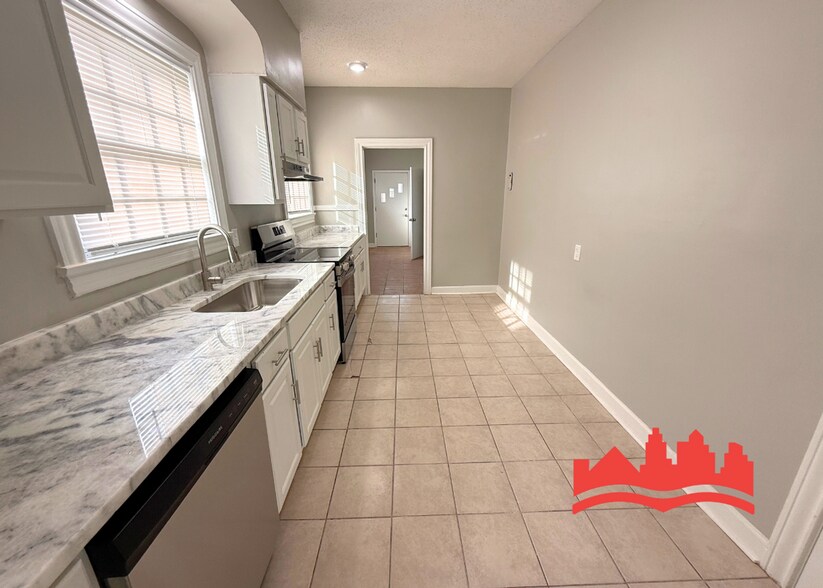 Building Photo - 2244 Cypress Cir