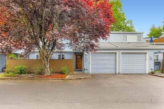 Building Photo - Beautifully Updated 2 Bedroom, 1.5 Bathroo...