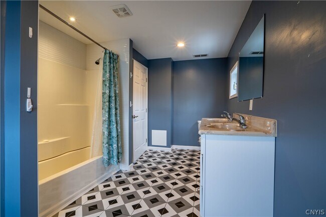 Building Photo - 312 Eastern Ave