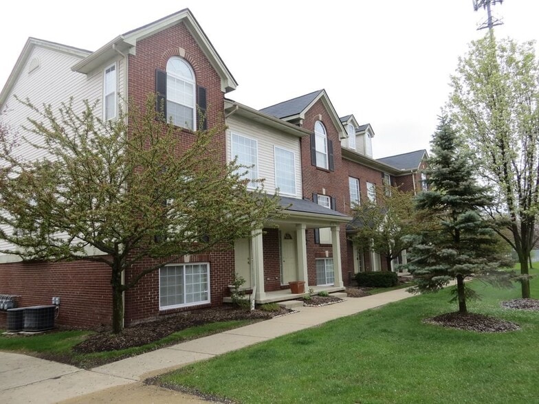 Building Photo - 3081 Promenade Cir