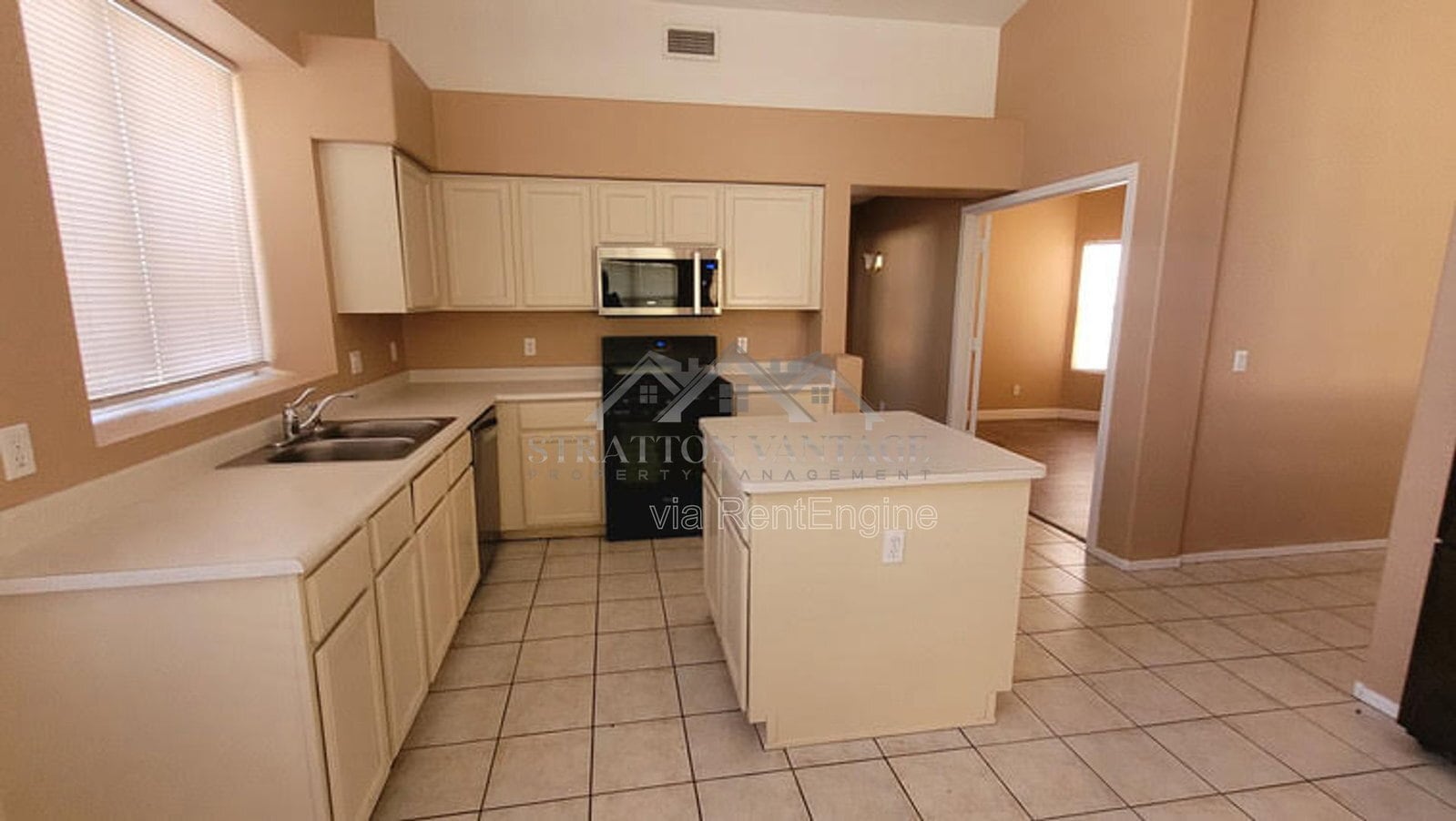 Building Photo - 6714 W Wahalla Ln