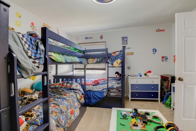 Building Photo - 3875 Circle Lake Dr