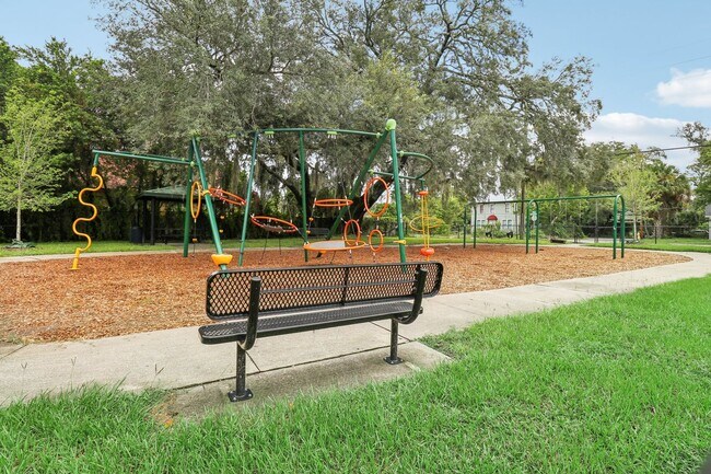 Building Photo - Welcome to San Marco Sq Apartments - CHECK OUT THIS 18mo LEASE - NOW OFFERING a 2 bedroom apartme...