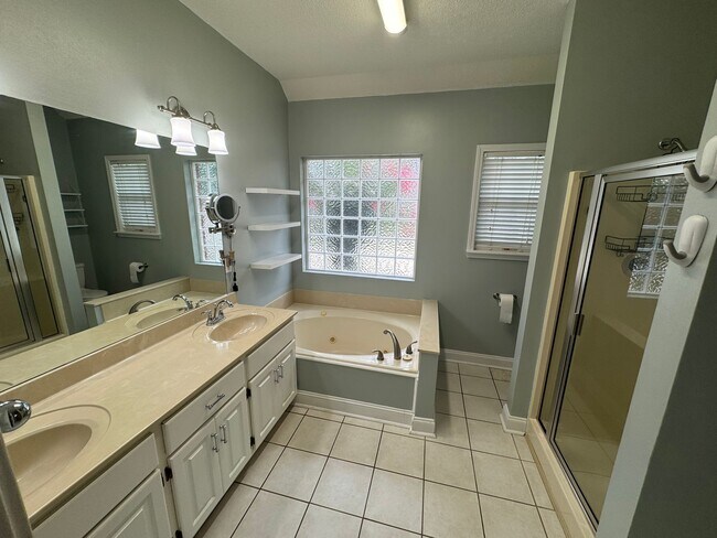 Building Photo - 111 Weatherstone Pl