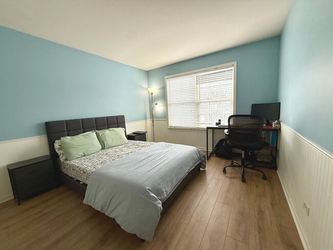 Building Photo - 2481 Oneida Ln