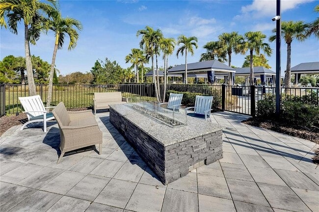Building Photo - 4861 Sevilla Shores Dr