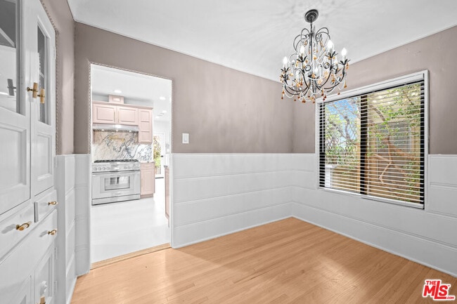 Building Photo - 260 S La Peer Dr