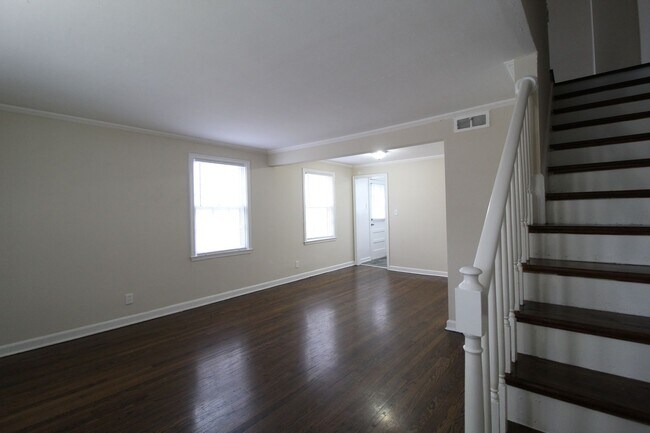 Building Photo - 312 E 26th Ave