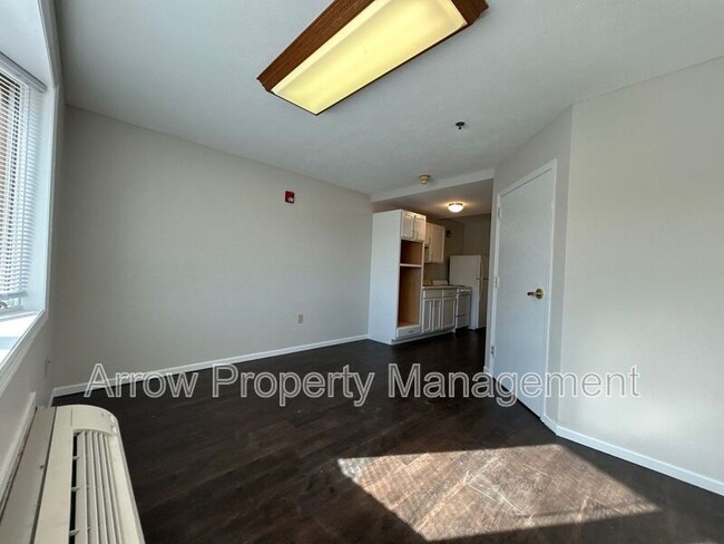 Building Photo - 150 Poppe Dr