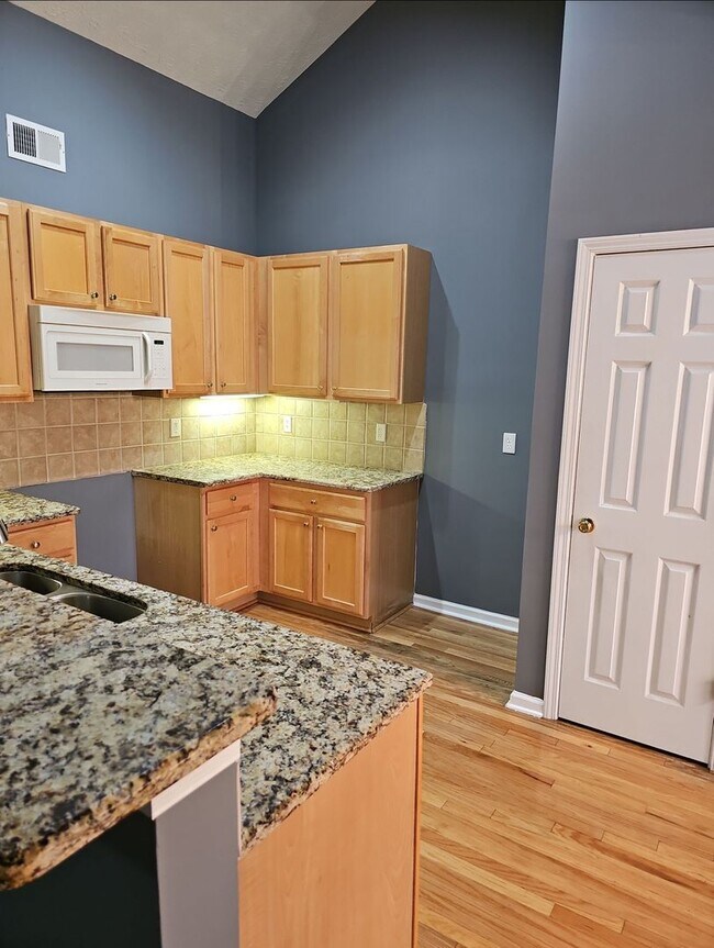 Building Photo - Well Kept Union City Home, 3BR, 2BA