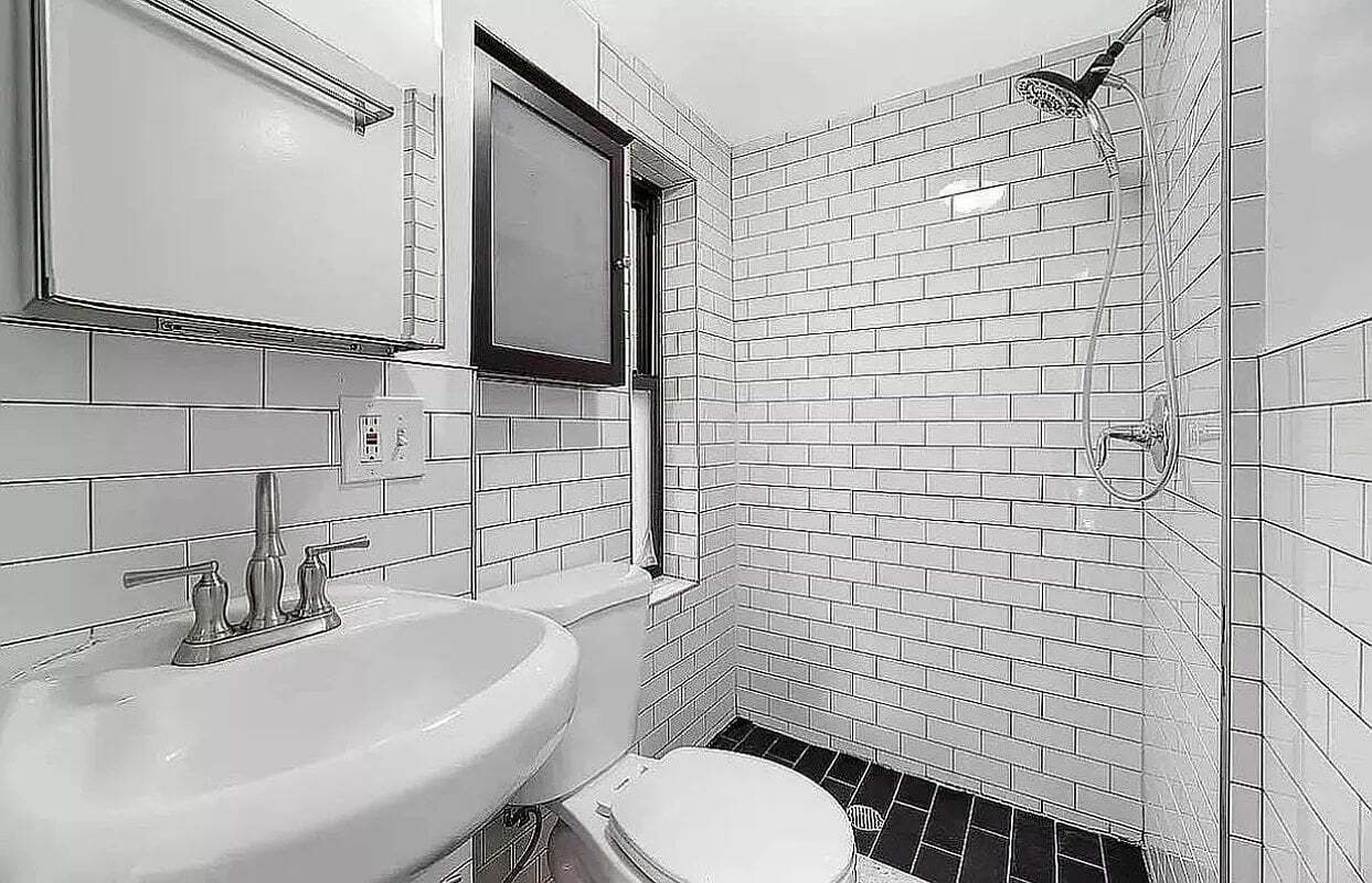 Building Photo - 207 Madison St