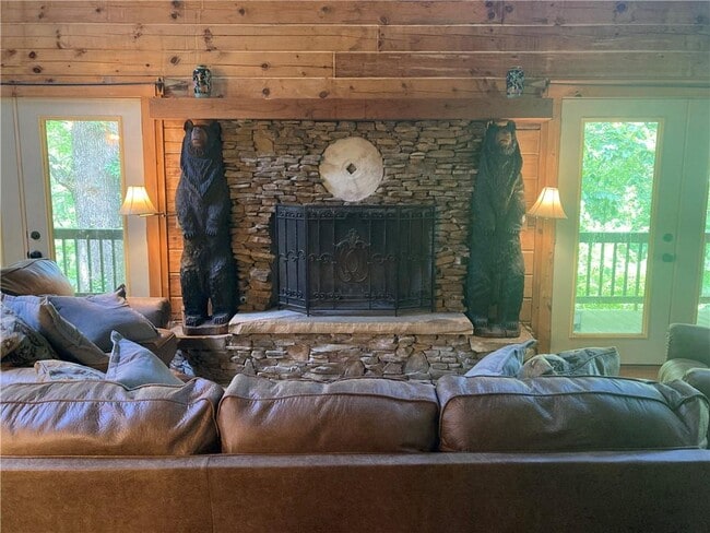 Building Photo - 937 Scenic Ln
